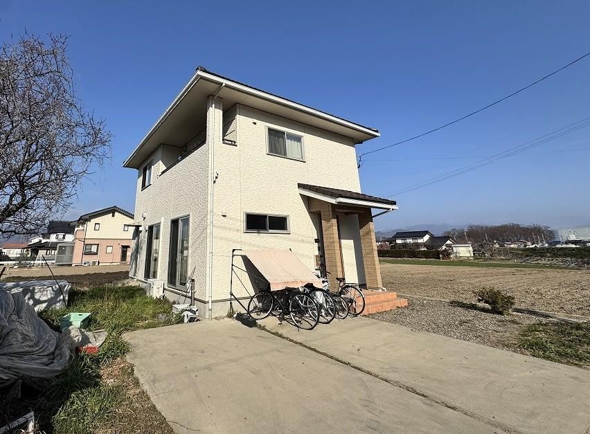4LDK+S house in Chikuma, Nagano - Photo 1