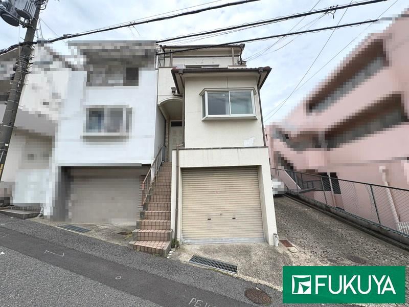 4LDK house in Nagata Ward, Kobe, Hyogo - Photo 1