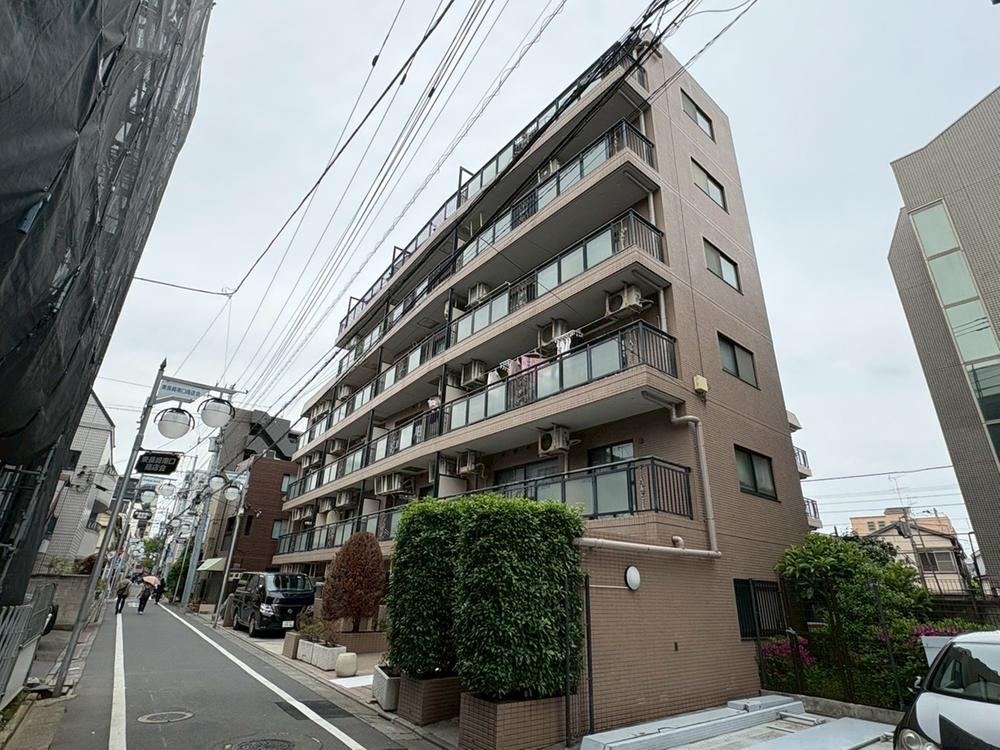 2LDK apartment in Toshima Ward, Tokyo - Photo 1