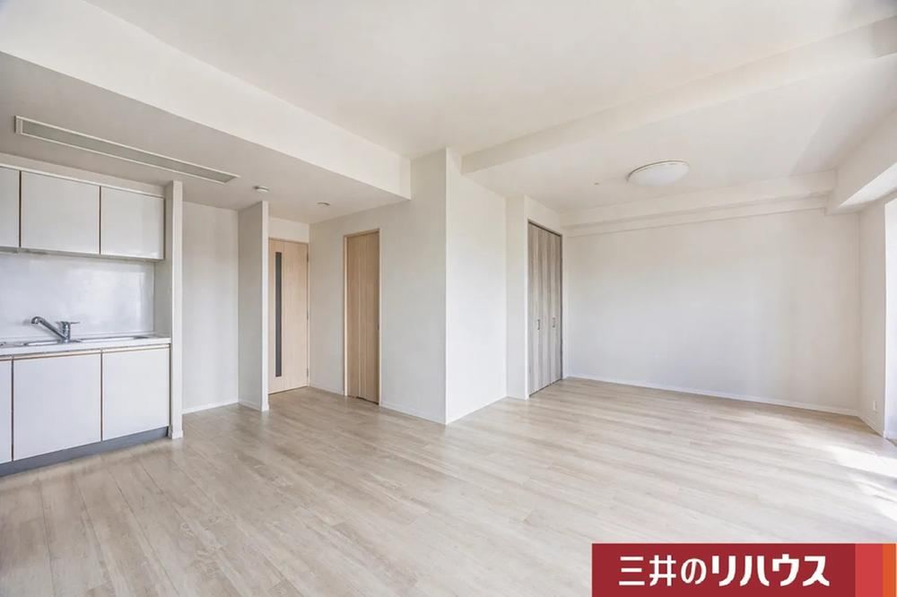 2LDK apartment in Yodogawa Ward, Osaka - Photo 1