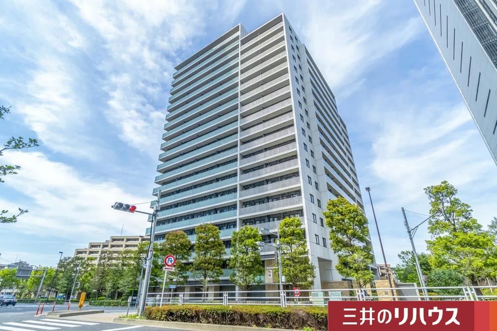 2LDK apartment in Shinjuku Ward, Tokyo - Photo 1