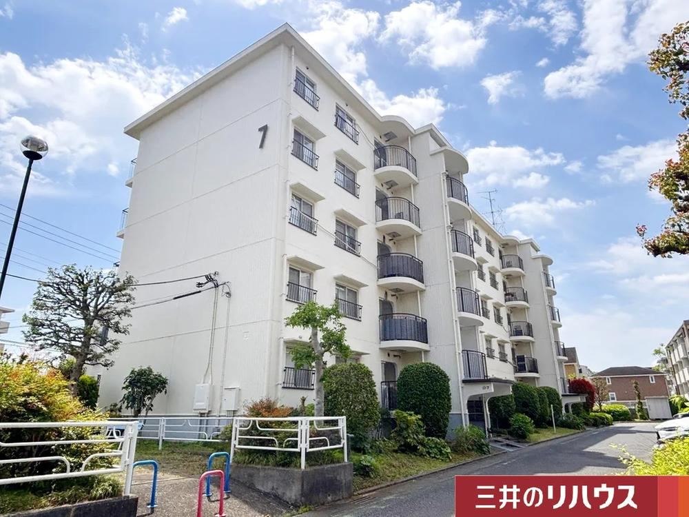 4LDK apartment in Iruma, Saitama - Photo 1
