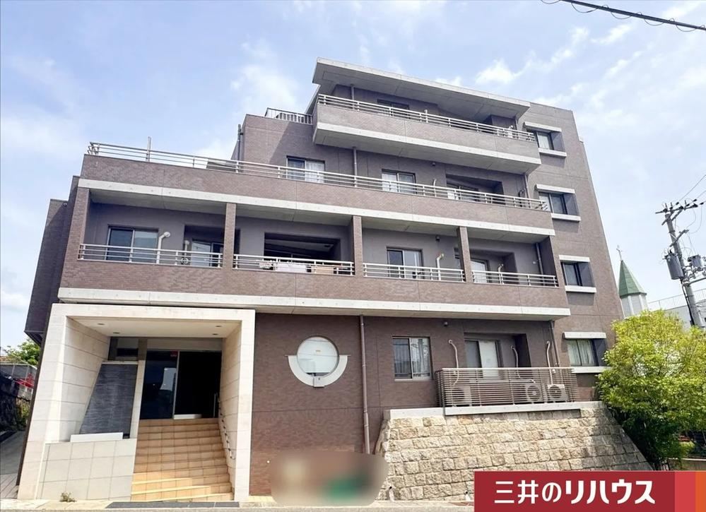 2LDK apartment in Chuo Ward, Kobe, Hyogo - Photo 1