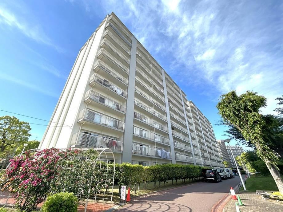 3LDK apartment in Mihama Ward, Chiba - Photo 1