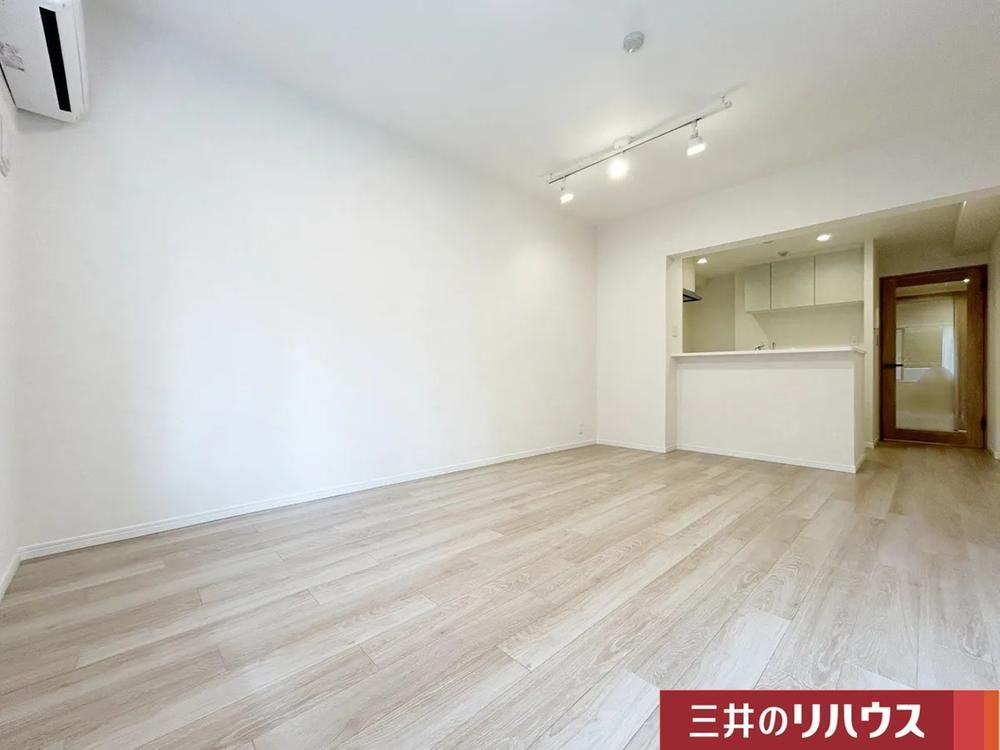 3LDK apartment in Fuchu, Tokyo - Photo 1