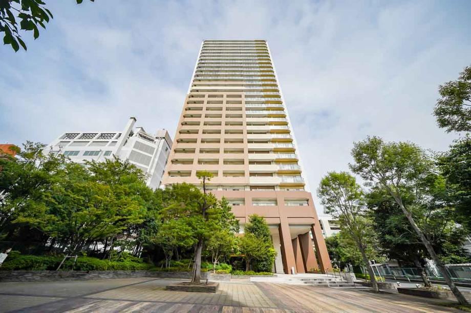 2LDK apartment in Kita Ward, Tokyo - Photo 1