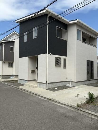 3LDK house in Matsuyama, Ehime - Photo 1