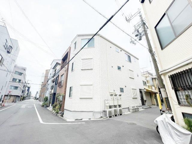 6K house in Minato Ward, Osaka - Photo 1