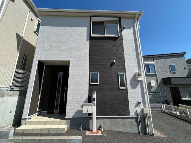 4LDK house in Neyagawa, Osaka - Photo 1