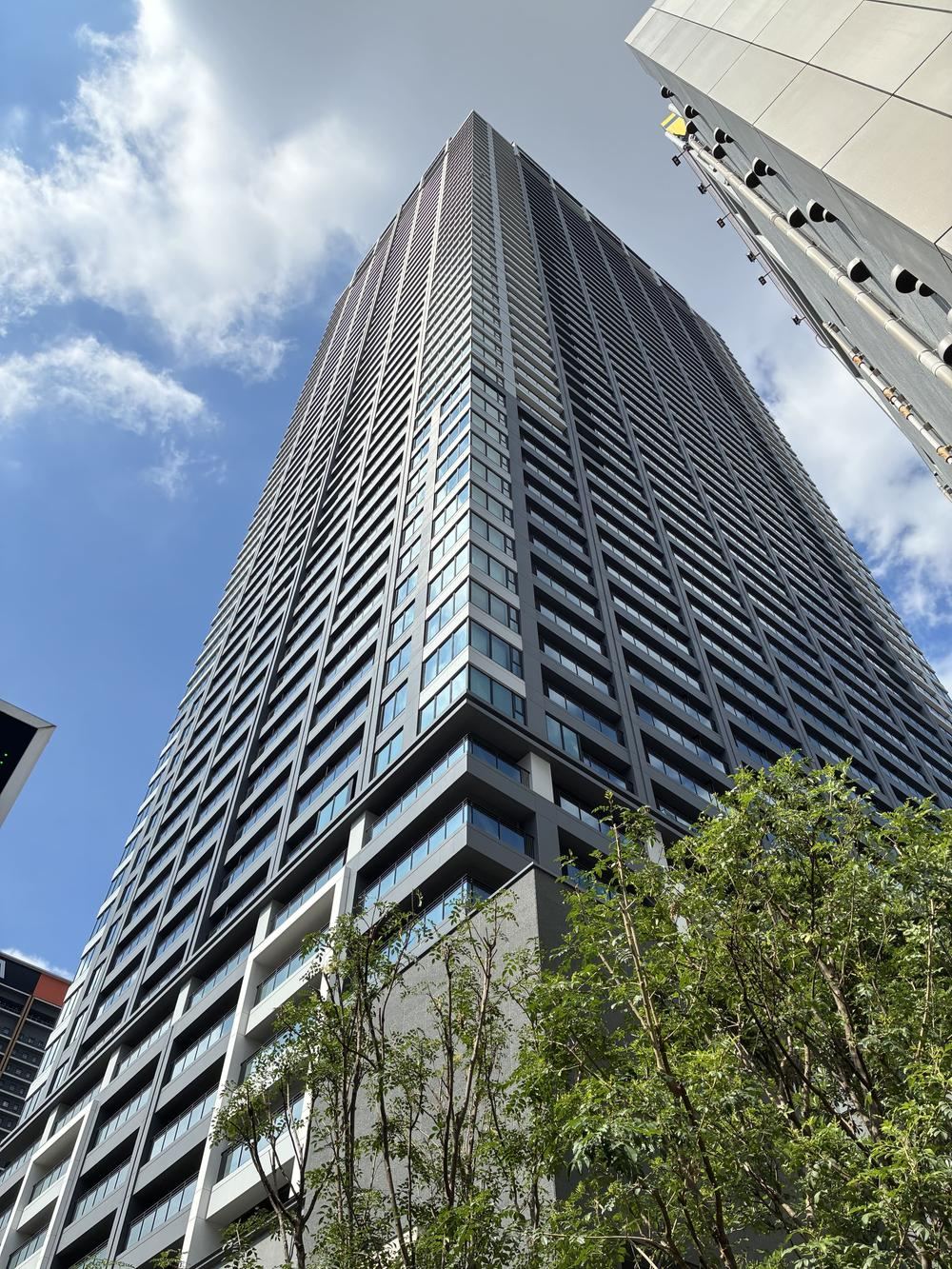 2LDK+S apartment in Kita Ward, Osaka - Photo 1