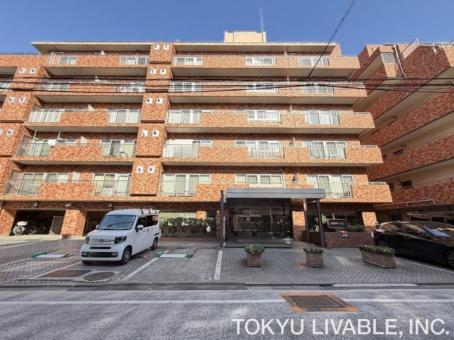 1DK apartment in Shinjuku Ward, Tokyo - Photo 1