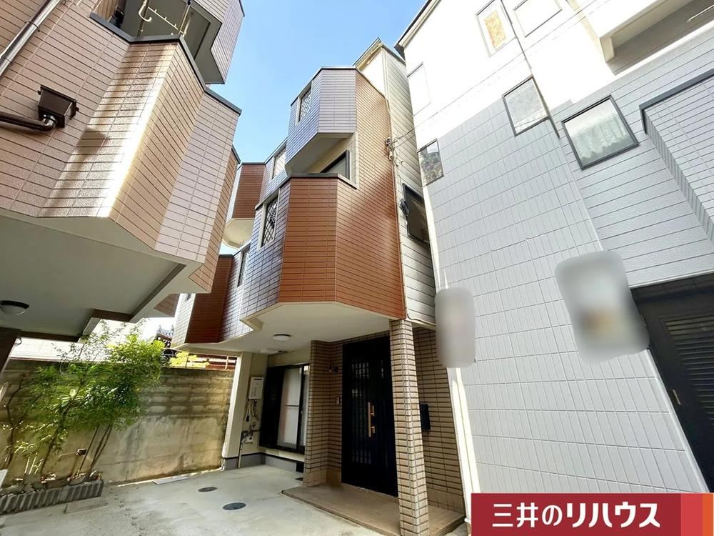 4LDK+S house in Suita, Osaka - Photo 1