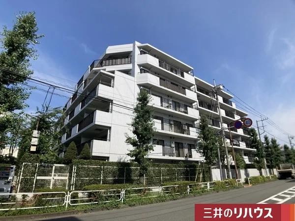 2LDK+S apartment in Fuchu, Tokyo - Photo 1