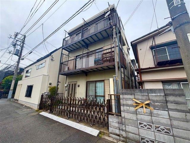 3DK house in Itabashi Ward, Tokyo - Photo 1