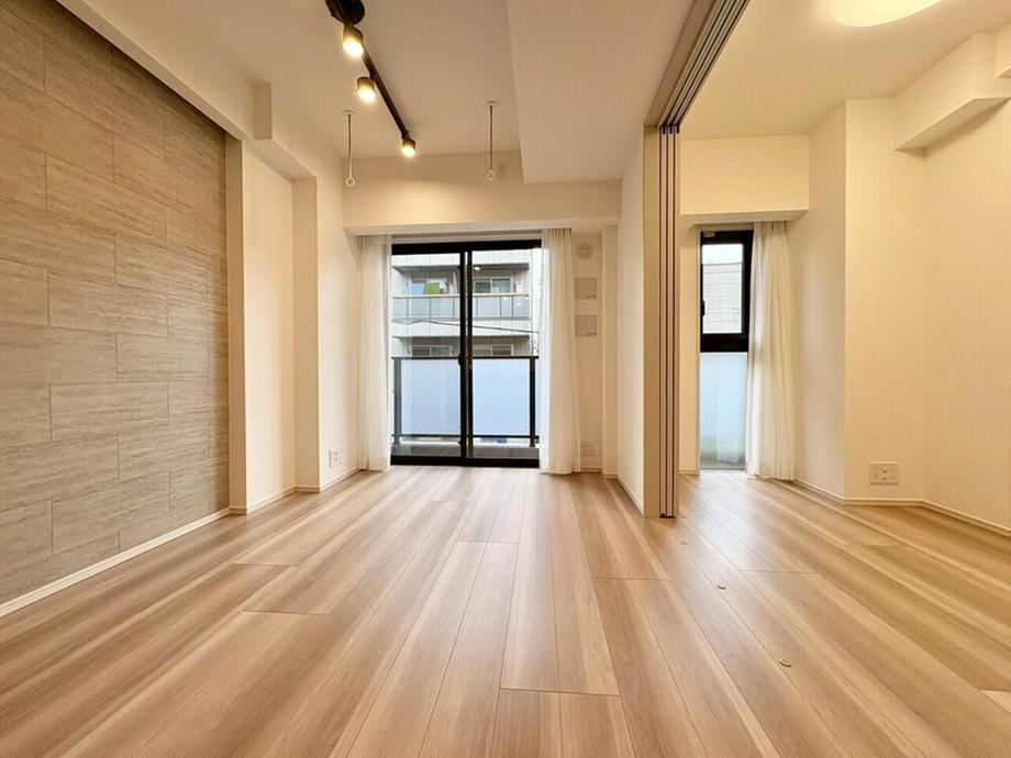 1LDK apartment in Shinjuku Ward, Tokyo - Photo 1