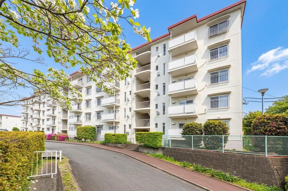 3LDK apartment in Konan Ward, Yokohama, Kanagawa - Photo 1