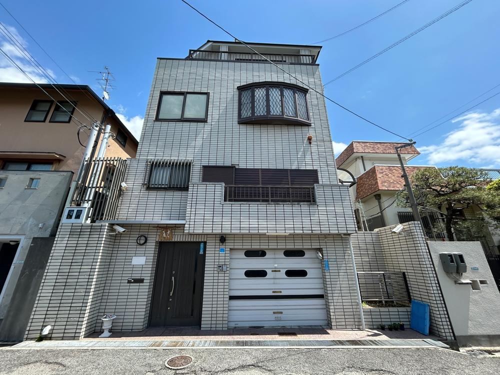 5LDK+S house in Nishinomiya, Hyogo - Photo 1