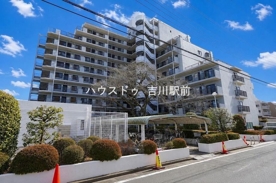 2LDK apartment in Misato, Saitama - Photo 1