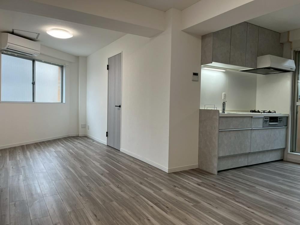 2LDK apartment in Katsushika Ward, Tokyo - Photo 1