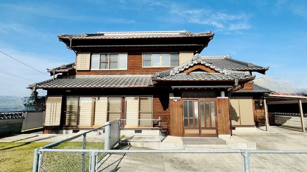 7LDK house in Yokkaichi, Mie - Photo 1