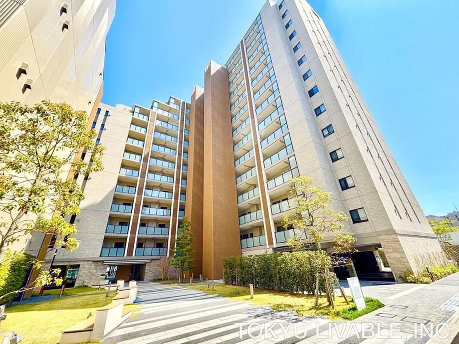 3LDK apartment in Shinagawa Ward, Tokyo - Photo 1