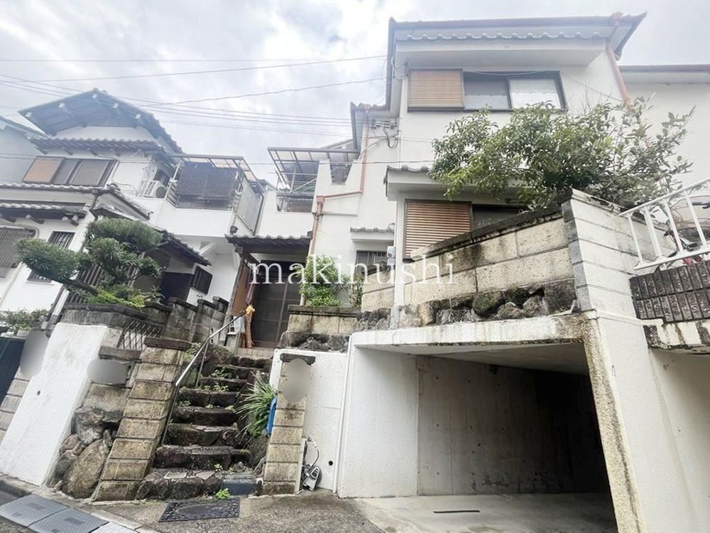 7DK house in Tondabayashi, Osaka - Photo 1