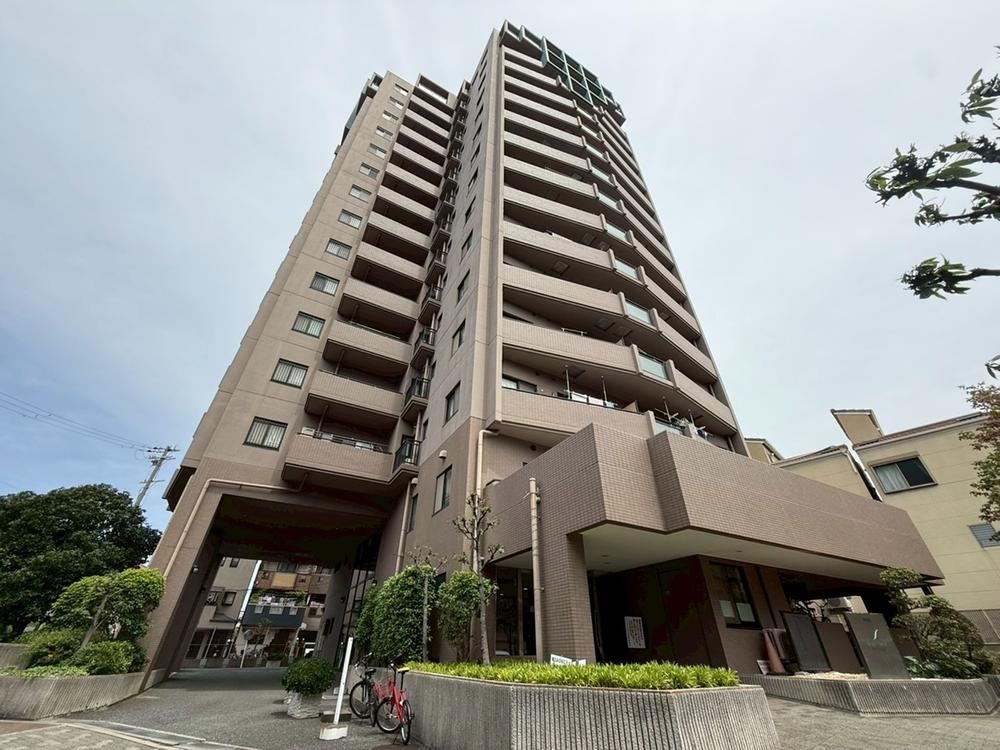 3LDK apartment in Higashisumiyoshi Ward, Osaka - Photo 1
