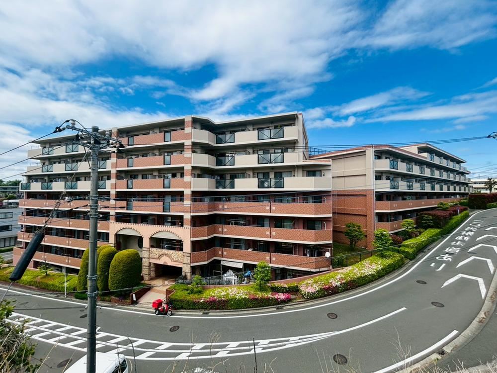 4LDK apartment in Tsuzuki Ward, Yokohama, Kanagawa - Photo 1