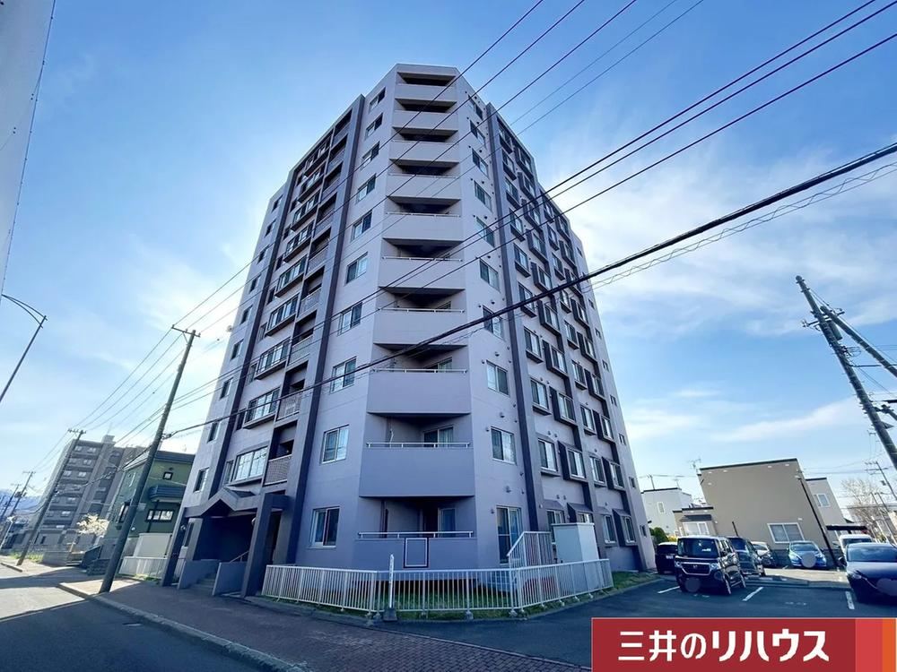 3LDK apartment in Nishi Ward, Sapporo, Hokkaido - Photo 1