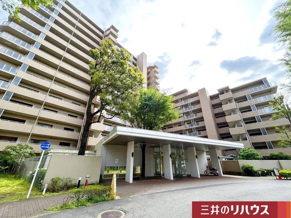 3LDK+S apartment in Hachioji, Tokyo - Photo 1