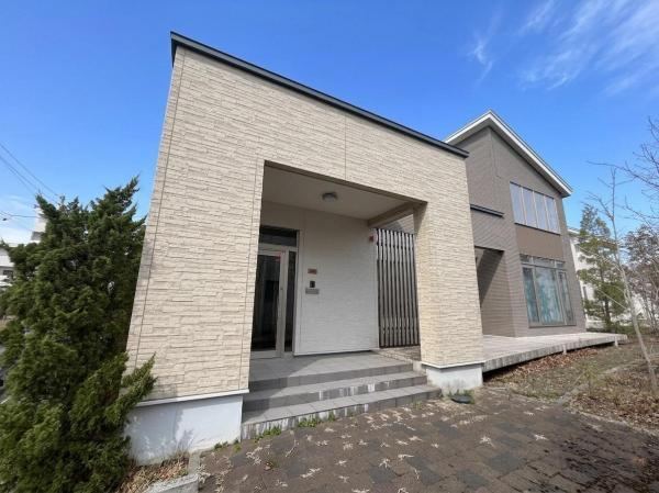 2LDK house in Chitose, Hokkaido - Photo 1
