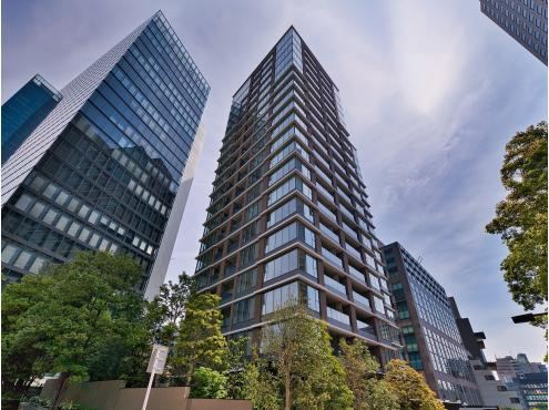 2LDK apartment in Minato Ward, Tokyo - Photo 1