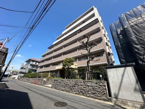3LDK apartment in Urayasu, Chiba - Photo 1