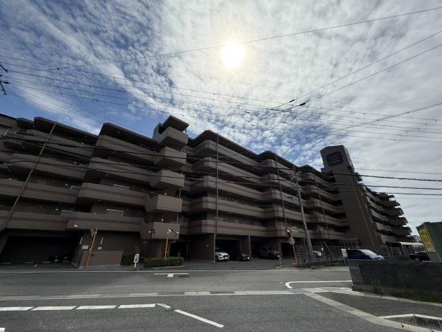 3DK apartment in Iwade, Wakayama - Photo 1