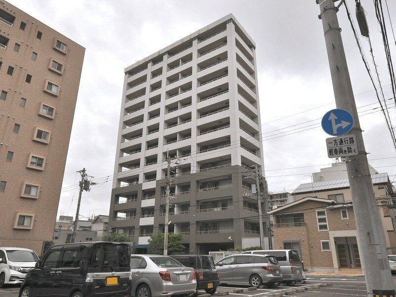 3LDK apartment in Matsuyama, Ehime - Photo 1