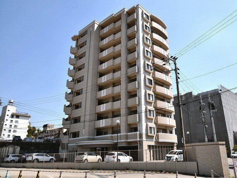 1LDK apartment in Matsuyama, Ehime - Photo 1