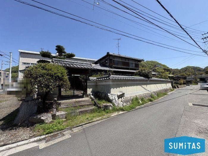 6DK house in Matsuyama, Ehime - Photo 1