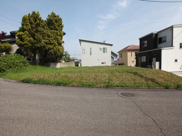 246 m² land in Tsubata, Kahoku District, Ishikawa - Photo 1