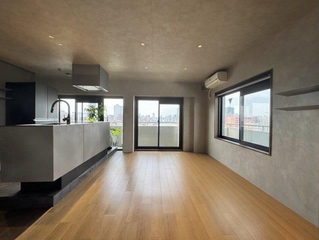 2LDK apartment in Sumida Ward, Tokyo - Photo 1