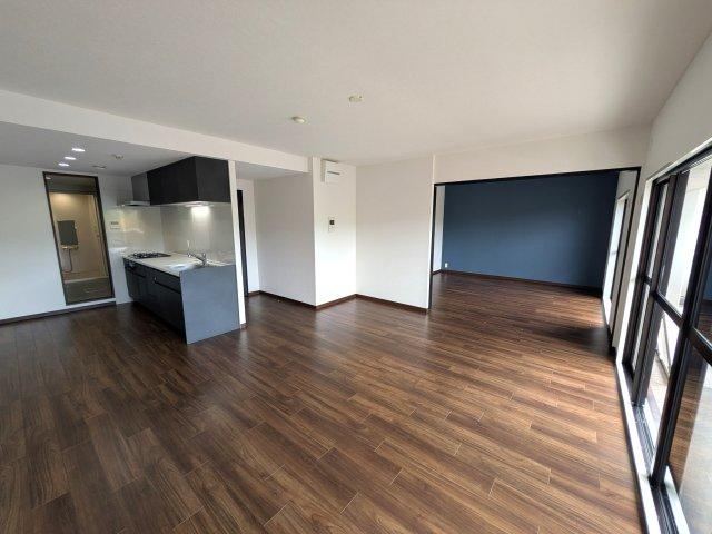 3LDK apartment in Asakita Ward, Hiroshima - Photo 1