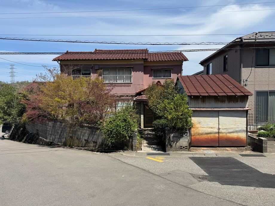 294 m² land in Kanazawa, Ishikawa - Photo 1