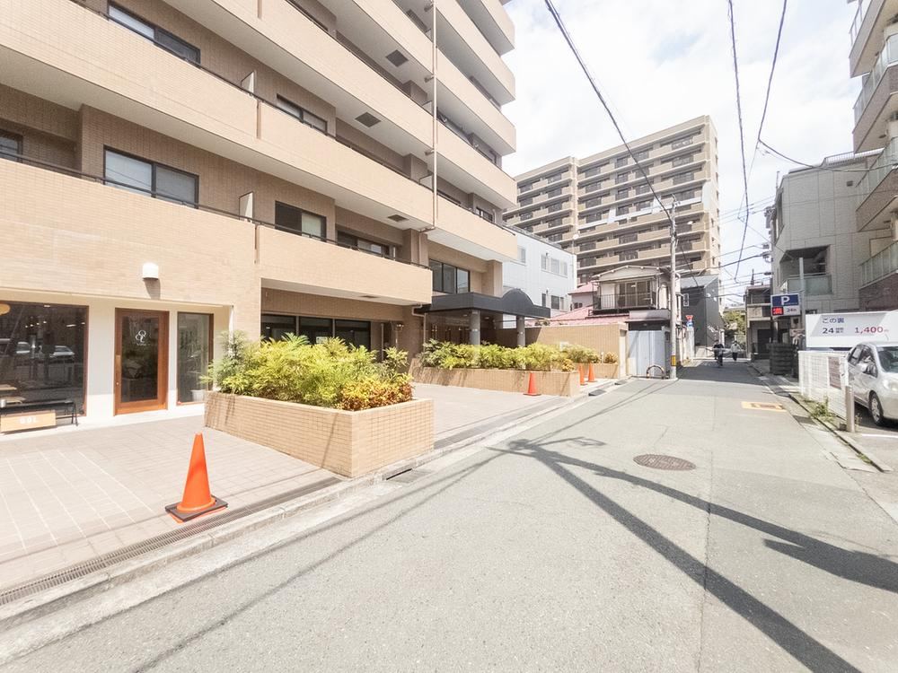 3LDK+S apartment in Tachikawa, Tokyo - Photo 1