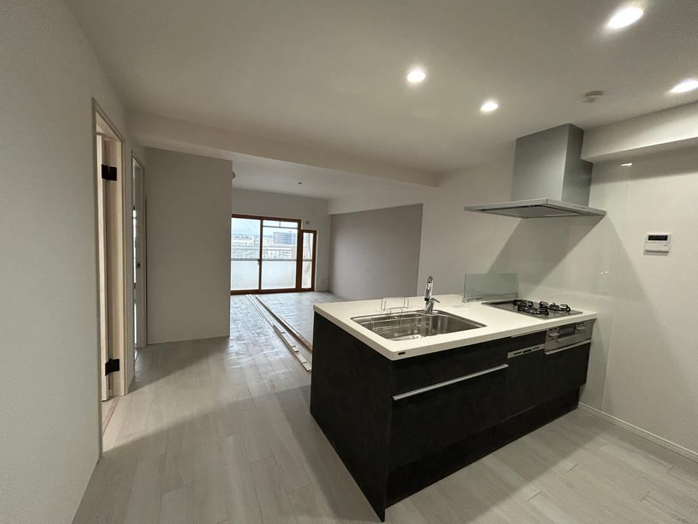 3LDK apartment in Hamura, Tokyo - Photo 1