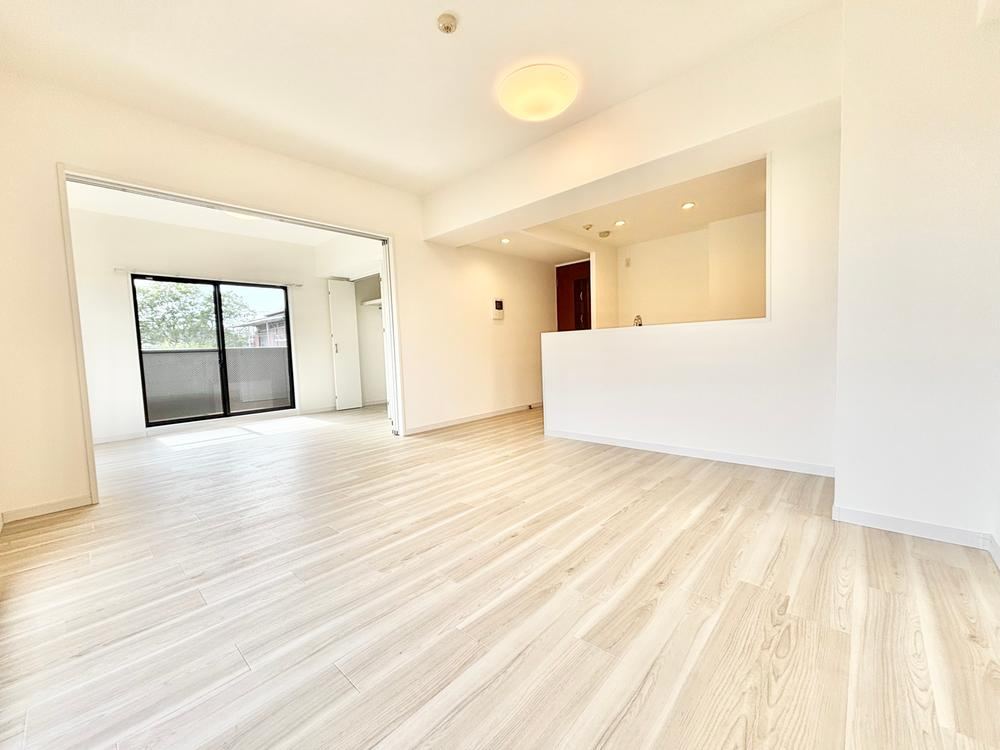 3LDK+S apartment in Yoshikawa, Saitama - Photo 1