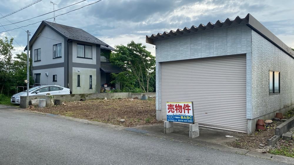 205 m² land in Uozu, Toyama - Photo 1