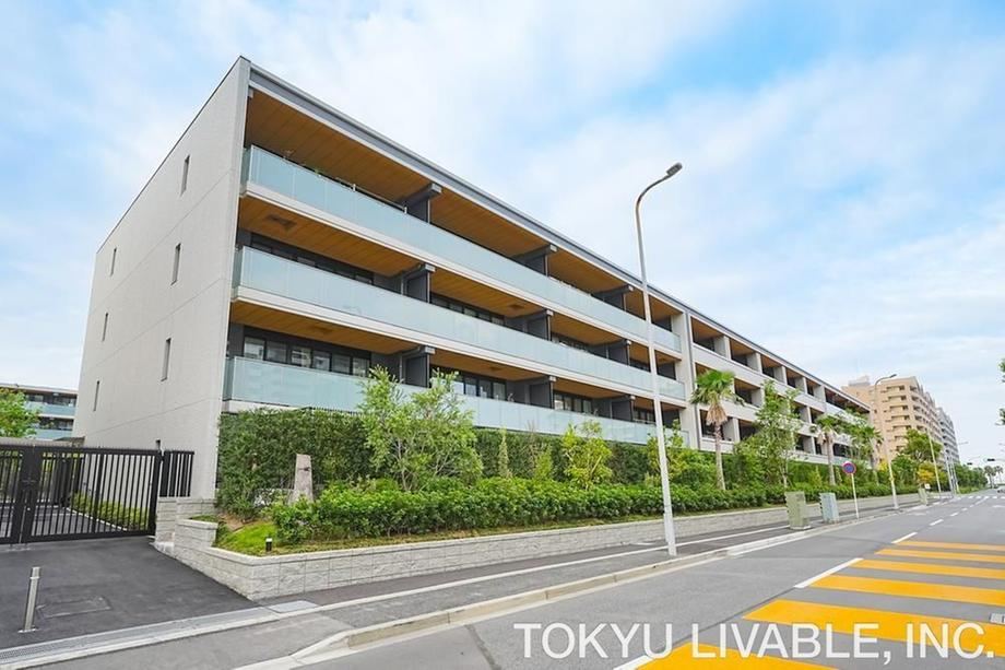 3LDK apartment in Urayasu, Chiba - Photo 1