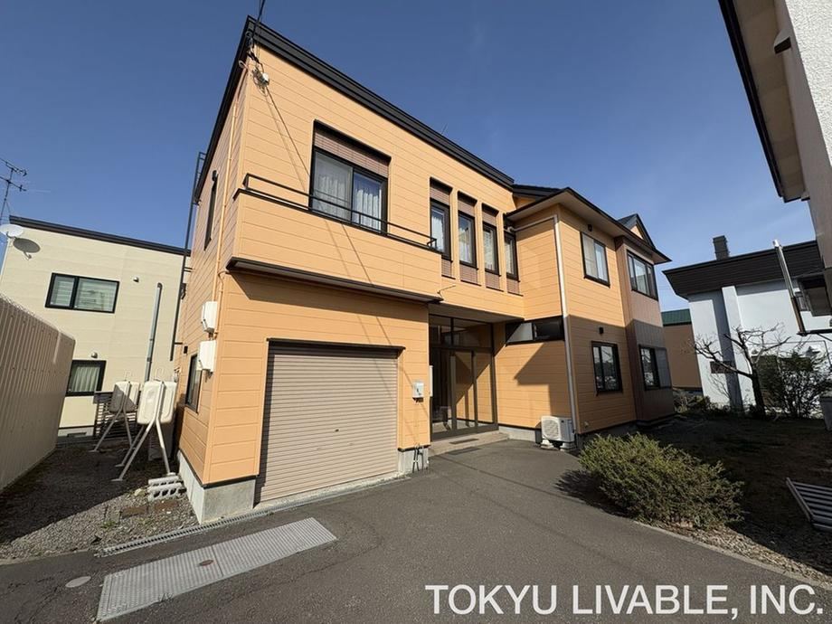 5LDK house in Kita Ward, Sapporo, Hokkaido - Photo 1