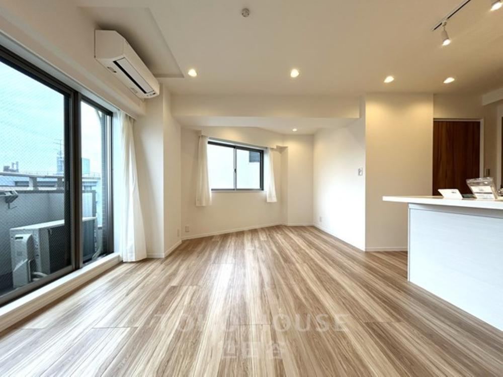 2LDK apartment in Shibuya Ward, Tokyo - Photo 1