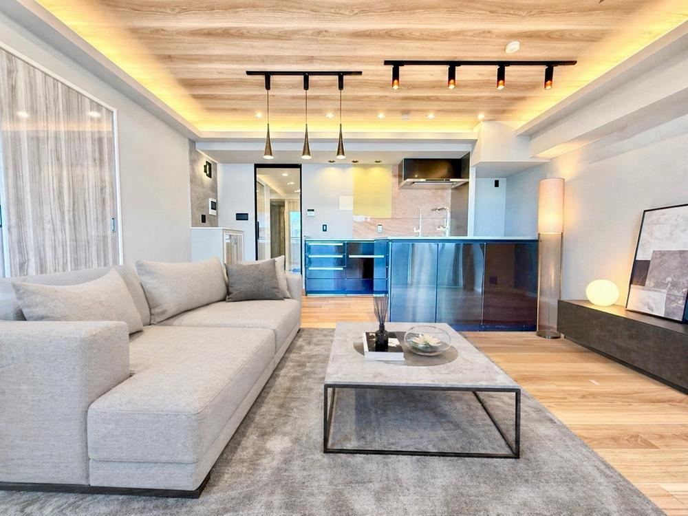3LDK apartment in Shinjuku Ward, Tokyo - Photo 1