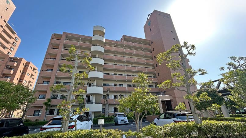 1LDK+S apartment in Matsuyama, Ehime - Photo 1